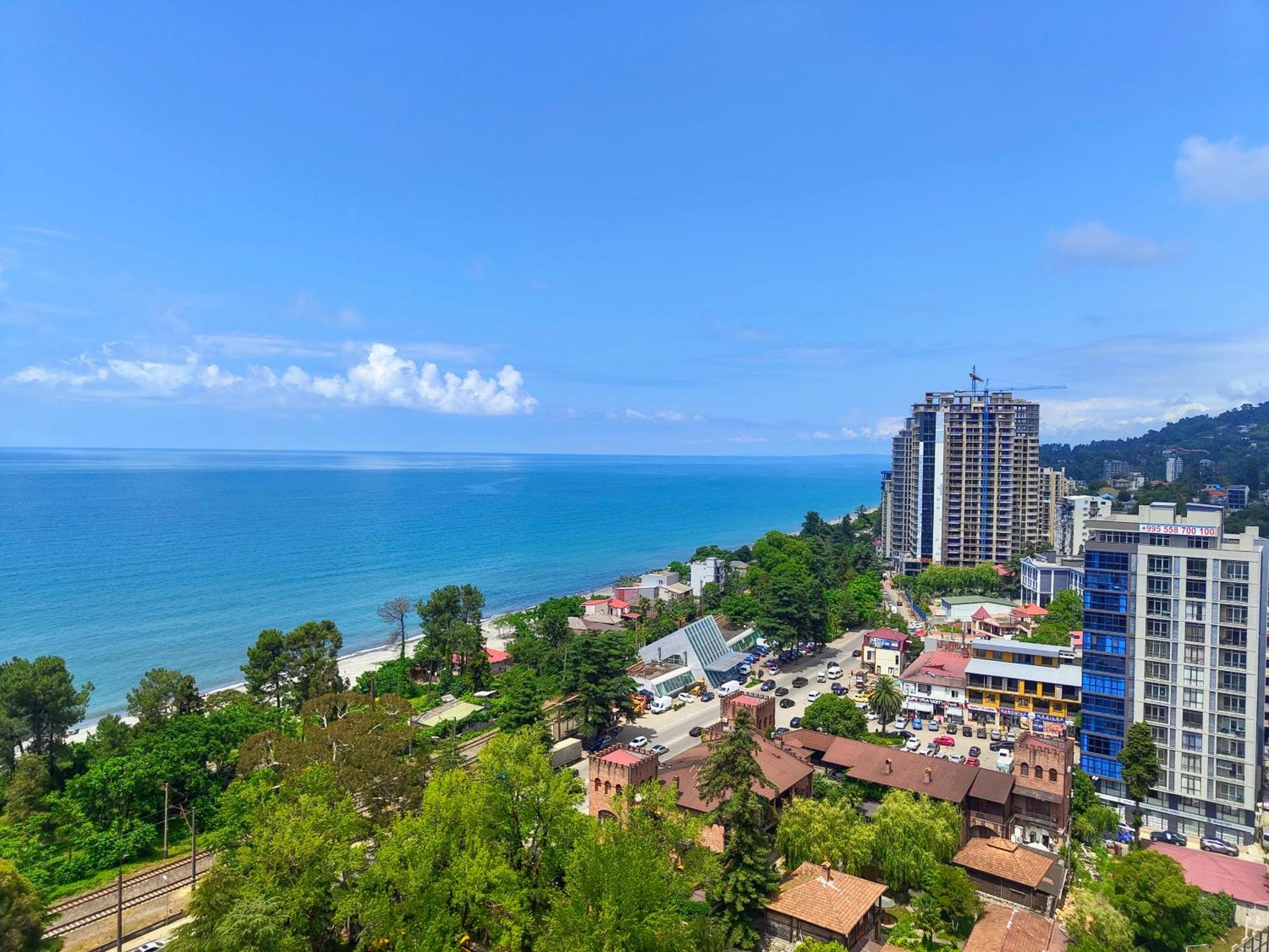 Queen Tamara Apartments มาคินจอรี ภายนอก รูปภาพ